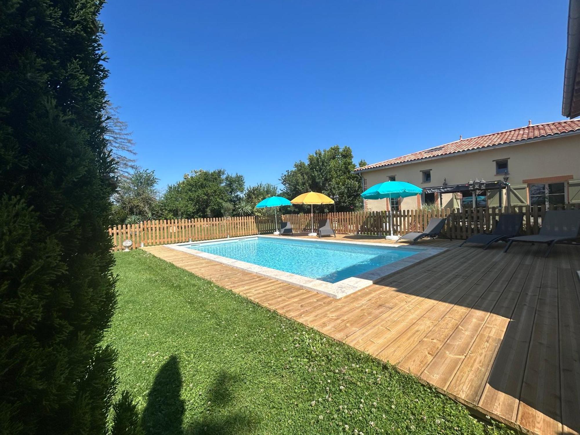 Maison D'Hotes "La Clef Des Champs" Piscine Ortance Sajas Bagian luar foto